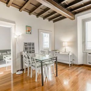Navona Bernini Apartment Rome